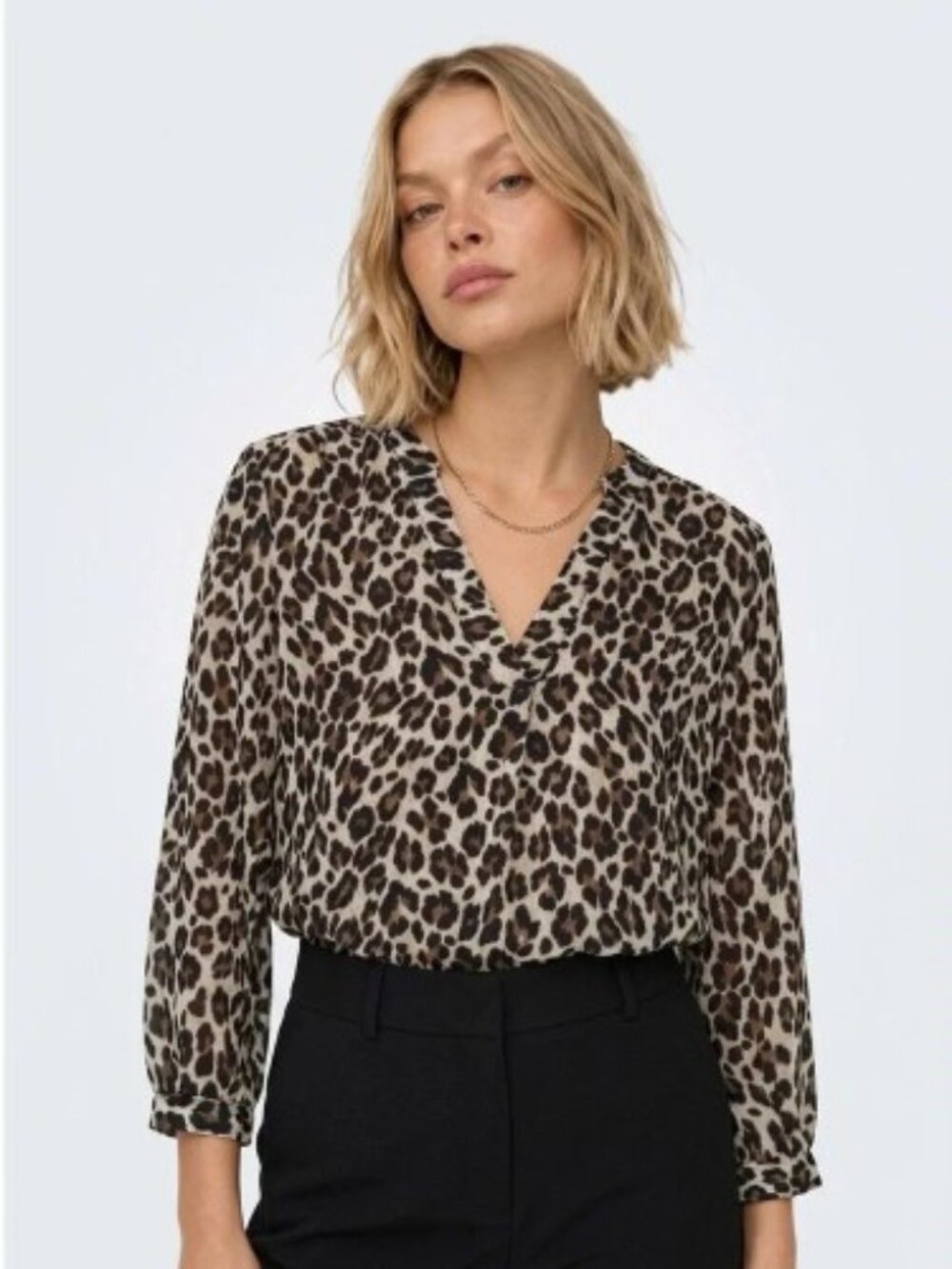 Vince Camuto Blouse Leopard Print V-Neck 3/4 Sleeve